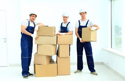 Local van removal service handling boxes and household items in Selsdon